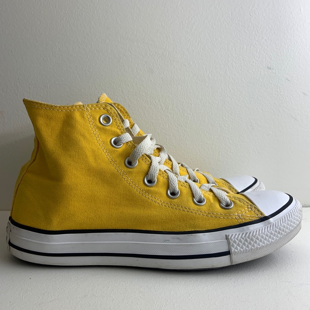 Converse All Star Chuck Taylor High Top Women’s 8